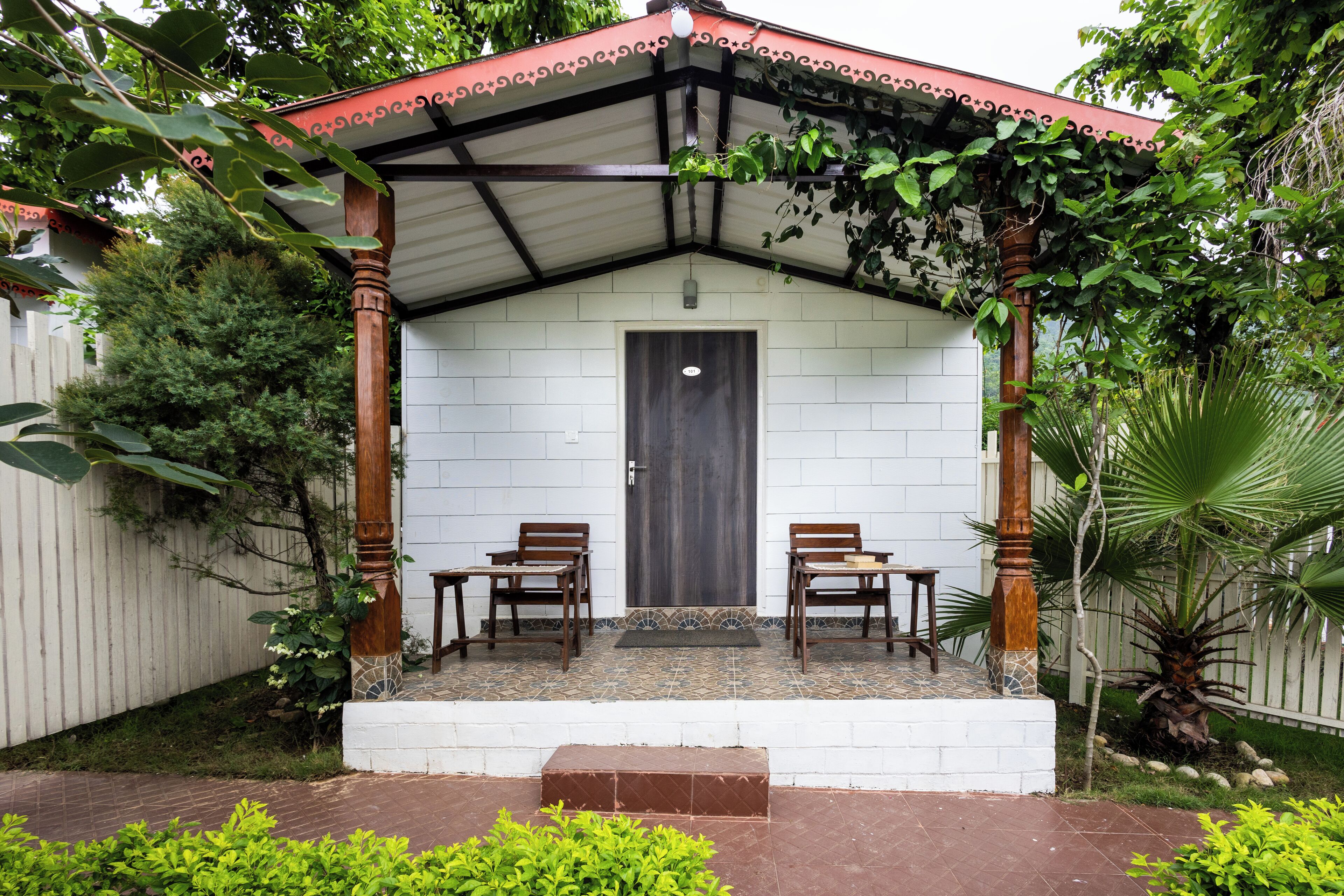 Escriptori, espai de treball apte per a portàtils i wifi gratuïta 