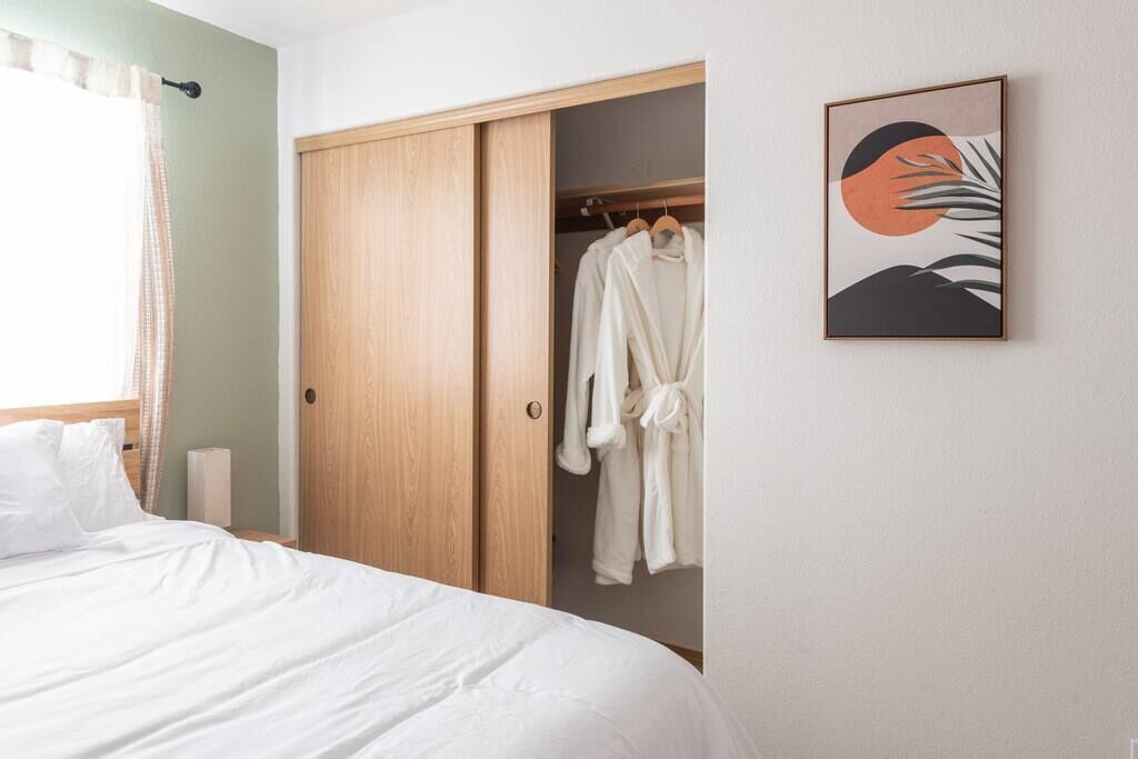 2 Schlafzimmer, Bügeleisen/Bügelbrett, Bettwäsche