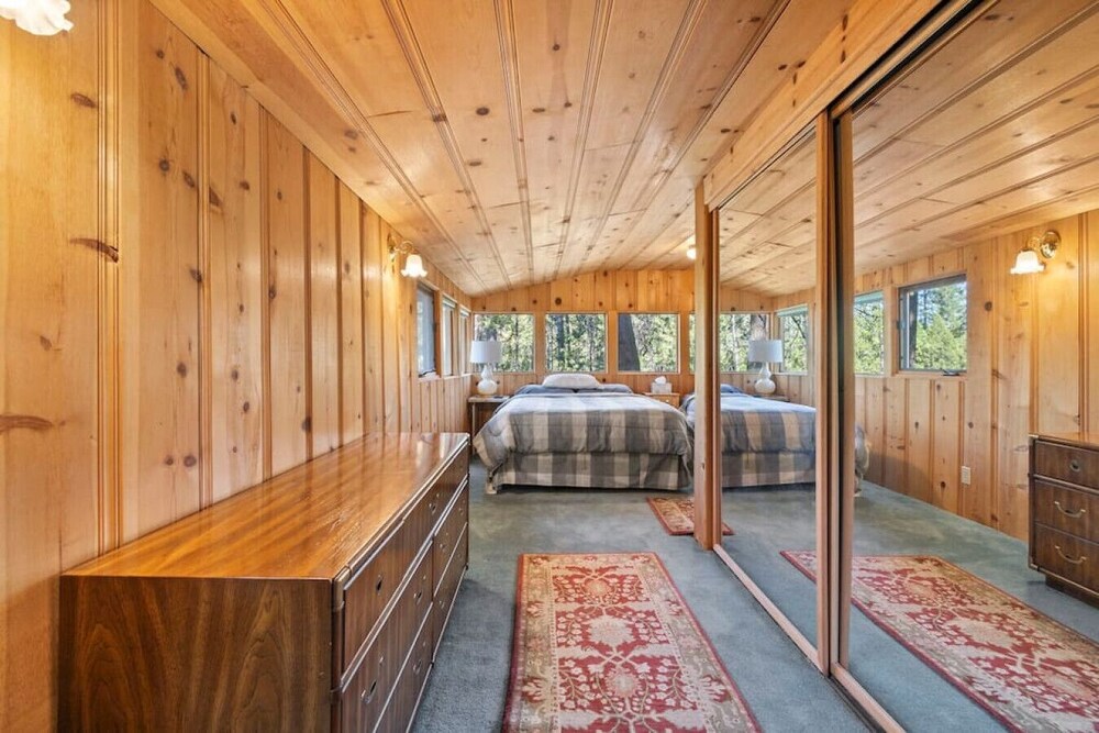 The Whiskey Woods Rustic Cabin w/ TH Lake Access! Twain Harte Vrbo