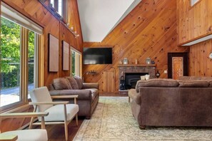 Fernseher, Kamin, Arbeitsbereiche