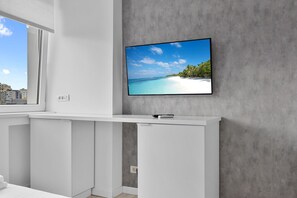 Comfort Room, City View | Free WiFi