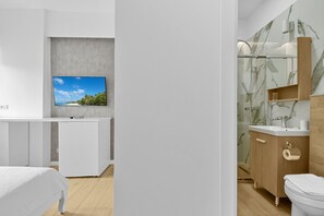 舒适客房, 城市景观 | 浴室 | 淋浴设施、大花洒淋浴喷头、免费洗浴用品、吹风机