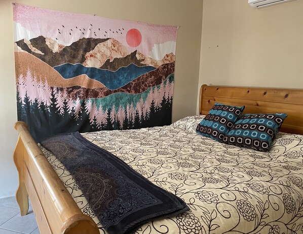 1 bedroom, travel cot, WiFi