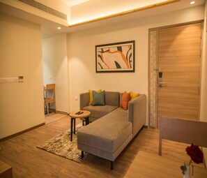 Business Room | Egyptian cotton sheets, premium bedding, desk, laptop workspace - Innistique by Inventree (Bengaluru)