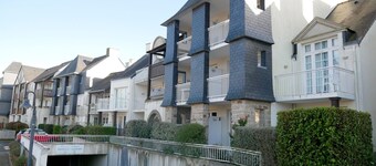 Studio with Terrace near Port du Crouesty, 5-min Walk to Beach, Sleeps 4