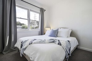 2 dormitorios, tabla de planchar con plancha, wifi y ropa de cama