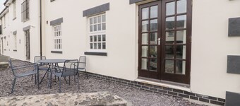 Whistle Stop Apartment