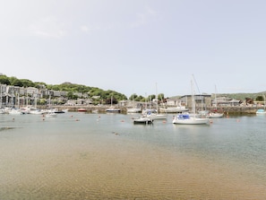 Cottage | Interior - Whistle Stop Apartment (Porthmadog)
