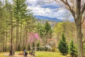Terrace/patio - Lacey's Place by Beyond Expectations: Dog-Friendly Cabin w/ Hot Tub & Fire Pit (Sevierville)