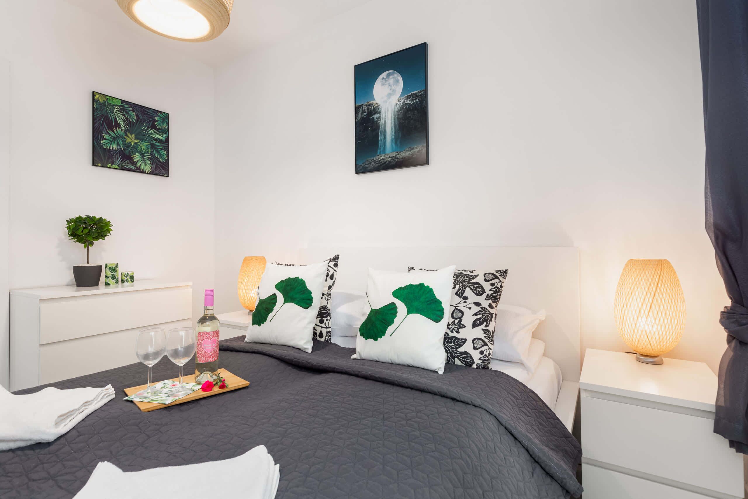 1 bedroom, iron/ironing board, travel cot, WiFi