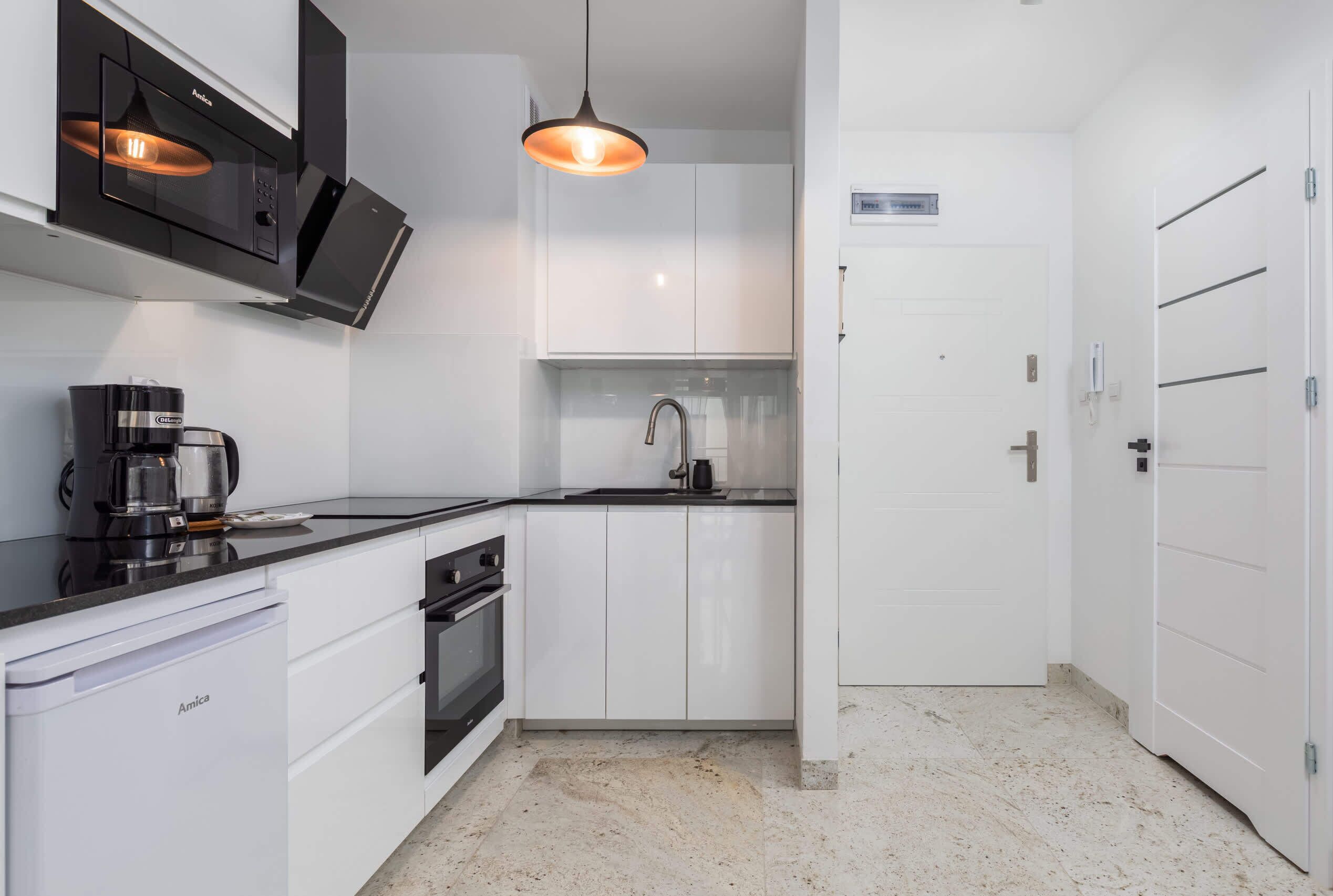 Refrigerador, microondas, horno, placa de cocina