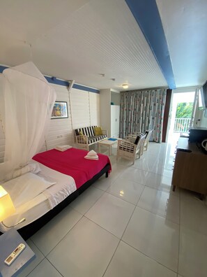 1 habitación, tabla de planchar con plancha, wifi gratis y ropa de cama