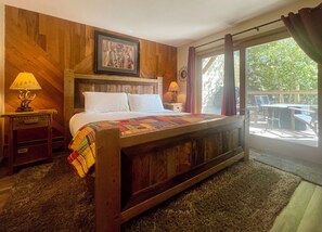 Huoneisto, useita sänkyjä, pääsy uima-altaalle, vuoristonäköala | 2 makuuhuonetta, yksilöllisesti sisustettu, yksilöllisesti kalustettu