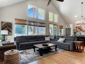 Älytelevisio, takka, videopelejä