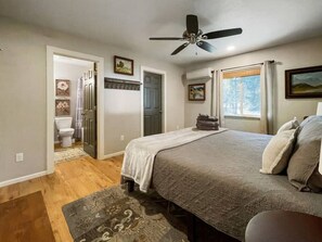 4 bedrooms, desk, iron/ironing board, travel cot