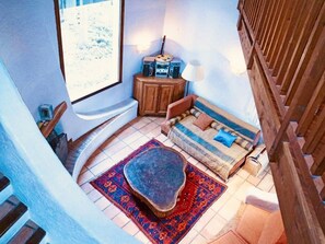 4 bedrooms, desk, WiFi