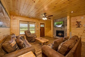 Smart-TV, Kamin, Videospiele, Tischfußball