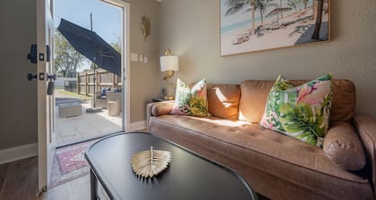 Charming Studio | Outdoor Space | Discounts on Weekly & Monthly Stays