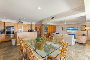 Interior - Spectacular, Oceanfront 3 bedroom + den, AC, pool, sleeps 7. (Lahaina)