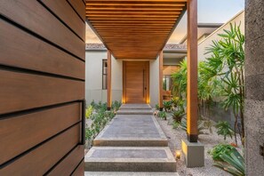 Exterior detail - Intimate Luxury Home with Private Pool, Pickleball & Basketball Courts; 200 Meters from the Beach! (Playa Avellana)