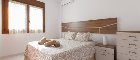 4 chambres, accĂšs au Wi-Fi (inclus), literie fournie