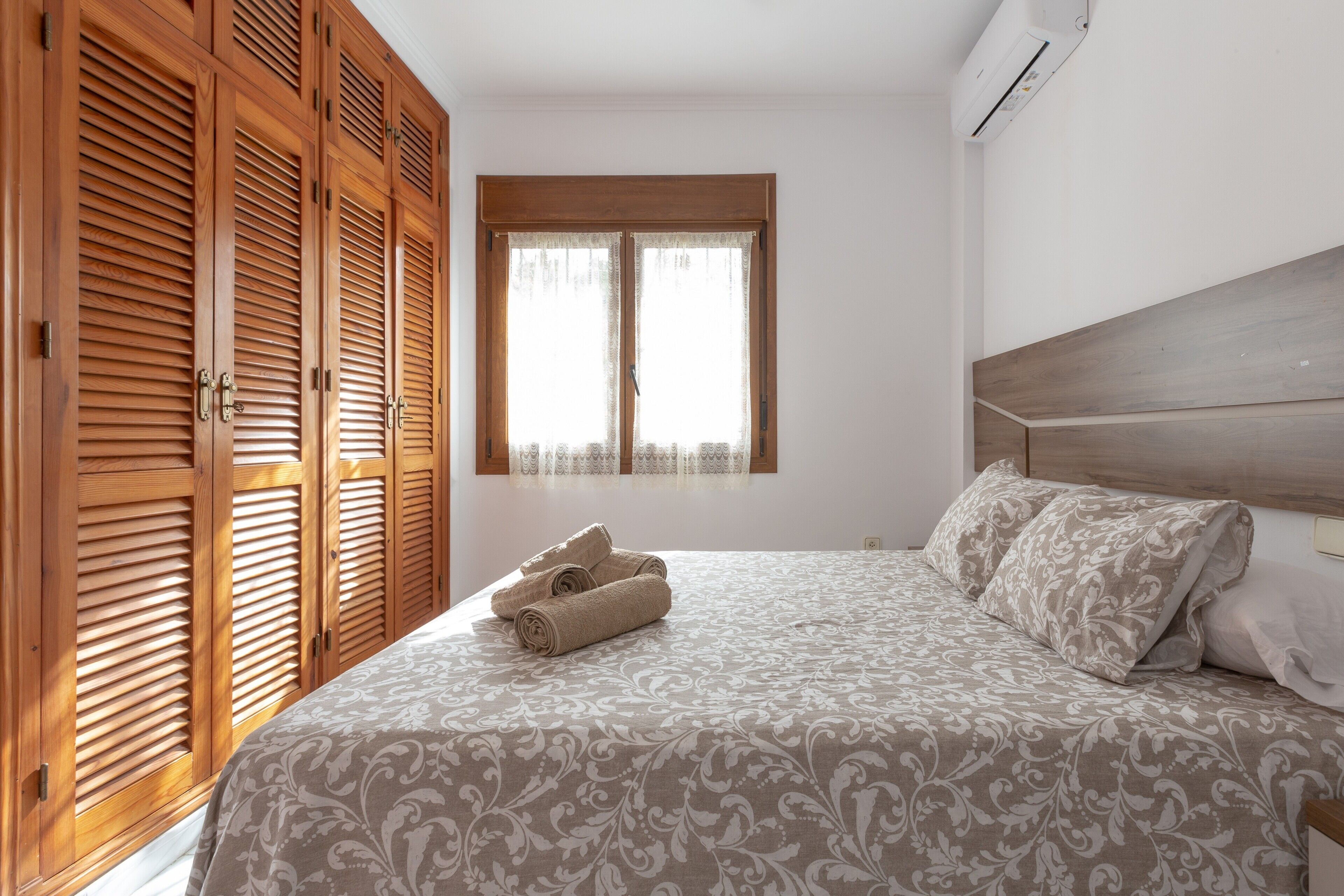 4 bedrooms, free WiFi, bed sheets