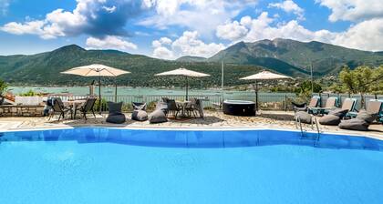 Studio Apartment "King 8" with Sea View, Shared Pool & Wi-Fi