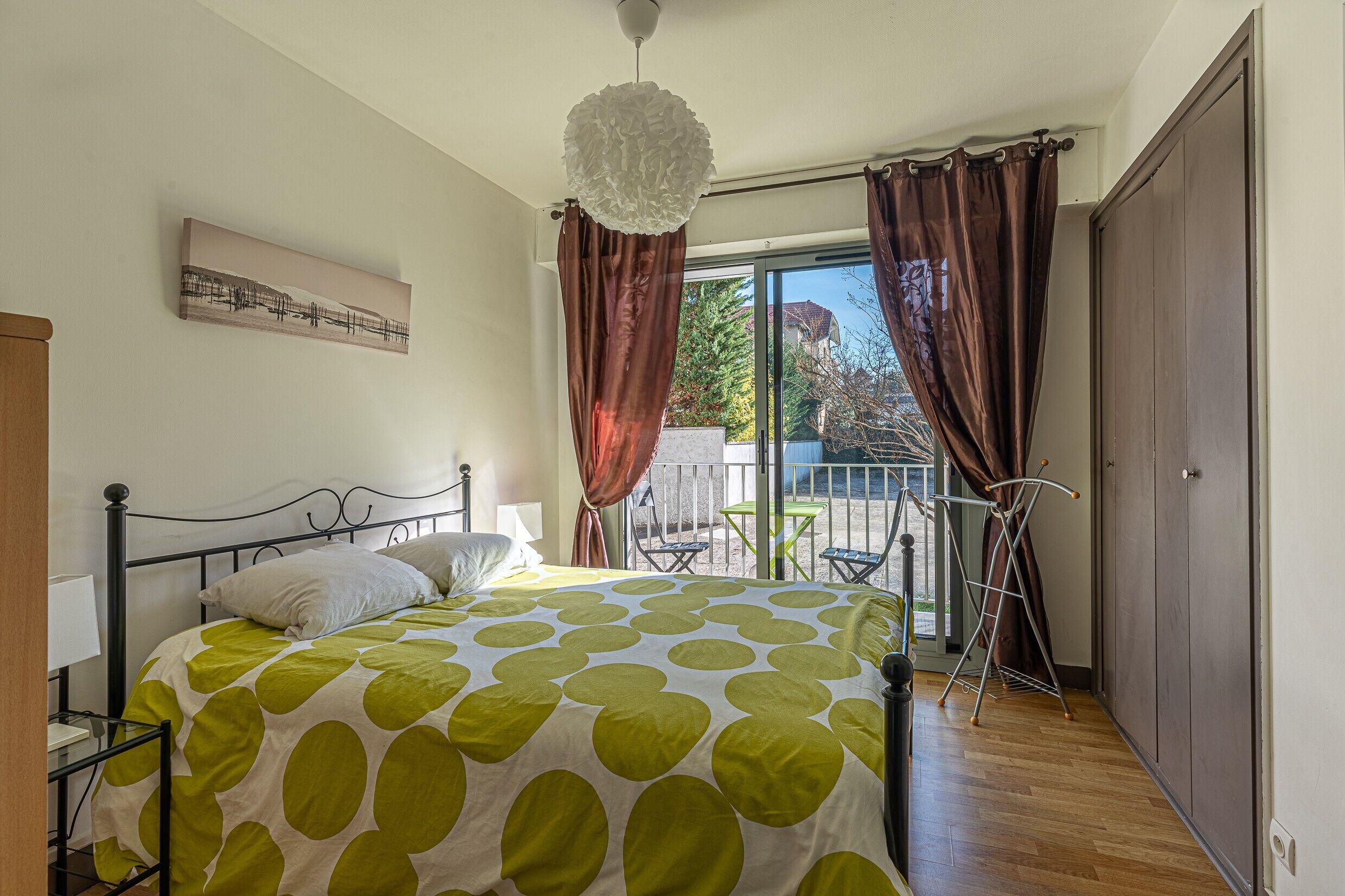 2 多间卧室、熨斗/熨衣板、免费 WiFi