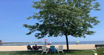 Great location-Shoreline!