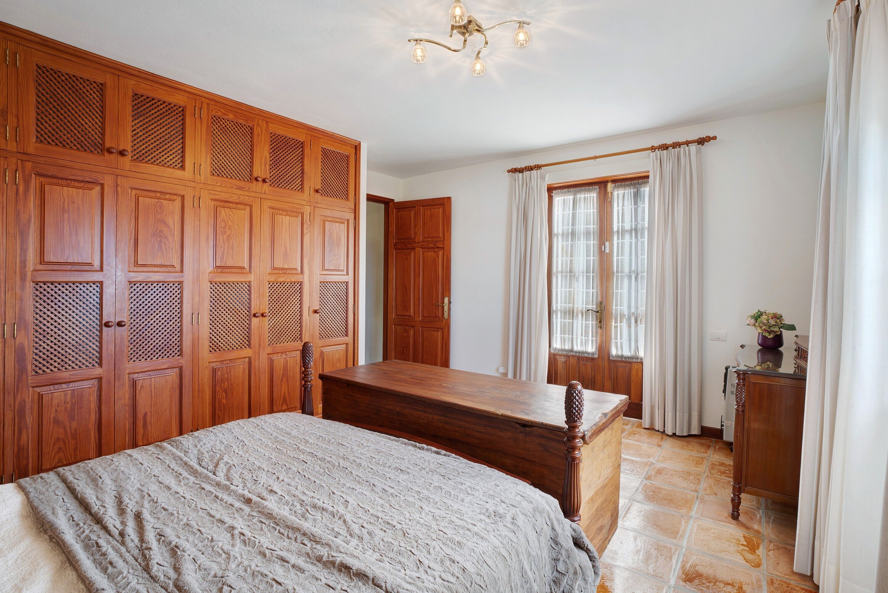 2 sovrum, strykjärn/strykbräda, gratis wi-fi och sängkläder