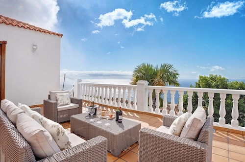 Maison de vacances "Casa 1700 Los Quemados" avec vue sur la mer, Wi-Fi, jardin et terrasse.