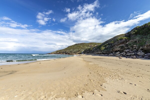 Beach nearby - Holiday Home "Villa Pitti" with Sea View, Terraces & Wi-Fi (Castelsardo)