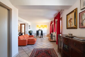 TV - Villa "Water Front Scopello" with Sea View, Private Beach Access, Garden, and Wi-Fi (Scopello)