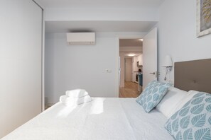 2 makuuhuonetta, silitysrauta/-lauta, ilmainen Wi-Fi, vuodevaatteet