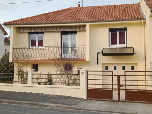 Holiday Home "complète" with Balcony & Wi-Fi