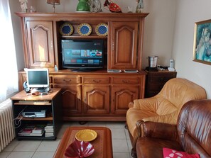 TV, DVD player - Holiday Home "complète" with Balcony & Wi-Fi (Montluçon)