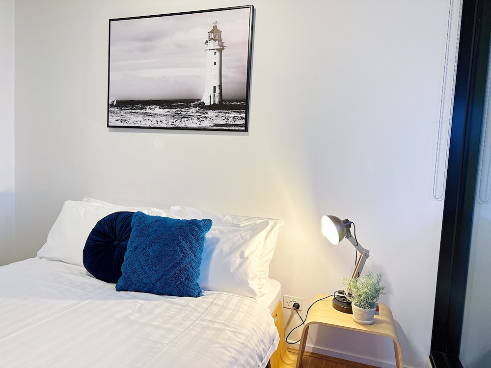 Spacious FamilySized 2BR Apt Near Crown Casino + CarPark on Site Melbourne Vrbo