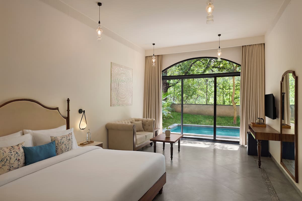 Egyptian cotton sheets, premium bedding, in-room safe, desk