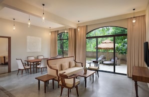 Classic-villa - 3 soveværelser - balkon - udsigt til have (Balcony) | Opholdsområde | 42-tommers smart-tv med kabelkanaler, tv