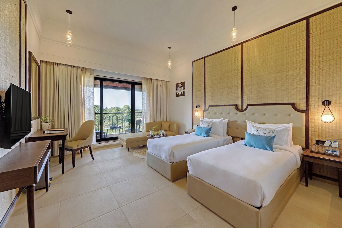 Winter Green Premium Room | 1 bedroom, Egyptian cotton sheets, premium bedding, in-room safe