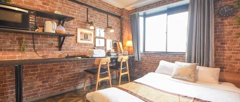 Basic Apartment, 1 Double Bed, Non Smoking, Mezzanine | 1 bedroom, individually decorated, individually furnished, desk