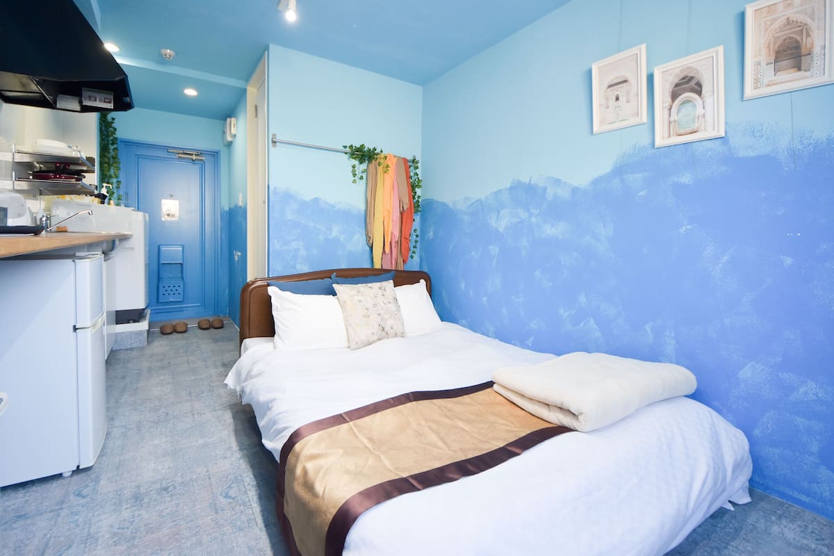 Basic Apartment, 1 Double Bed, Non Smoking, Ground Floor | 1 bedroom, individually decorated, individually furnished, desk