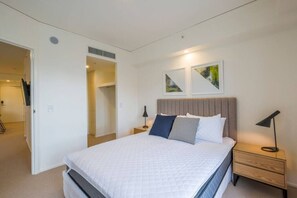 1 bedroom, desk, iron/ironing board, WiFi