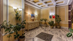 3 bedrooms, premium bedding, desk, blackout curtains - Nizami Street Royal Luxury Apartment (Baku)