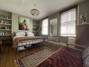 2 Schlafzimmer, Schreibtisch, Bügeleisen/Bügelbrett, kostenloses WLAN