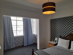 ห้องพักสำหรับสี่ท่าน | ห้องพักตกแต่งอย่ างมีเอกลักษณ์, Wi-Fi ฟรี, ผ้าปูที่นอน