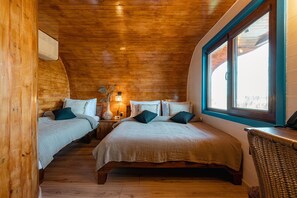 Family Argos Bungalow with private Jacuzzi | Sengetøy av topp kvalitet, lydisolert, wi-fi (inkludert) og sengetøy