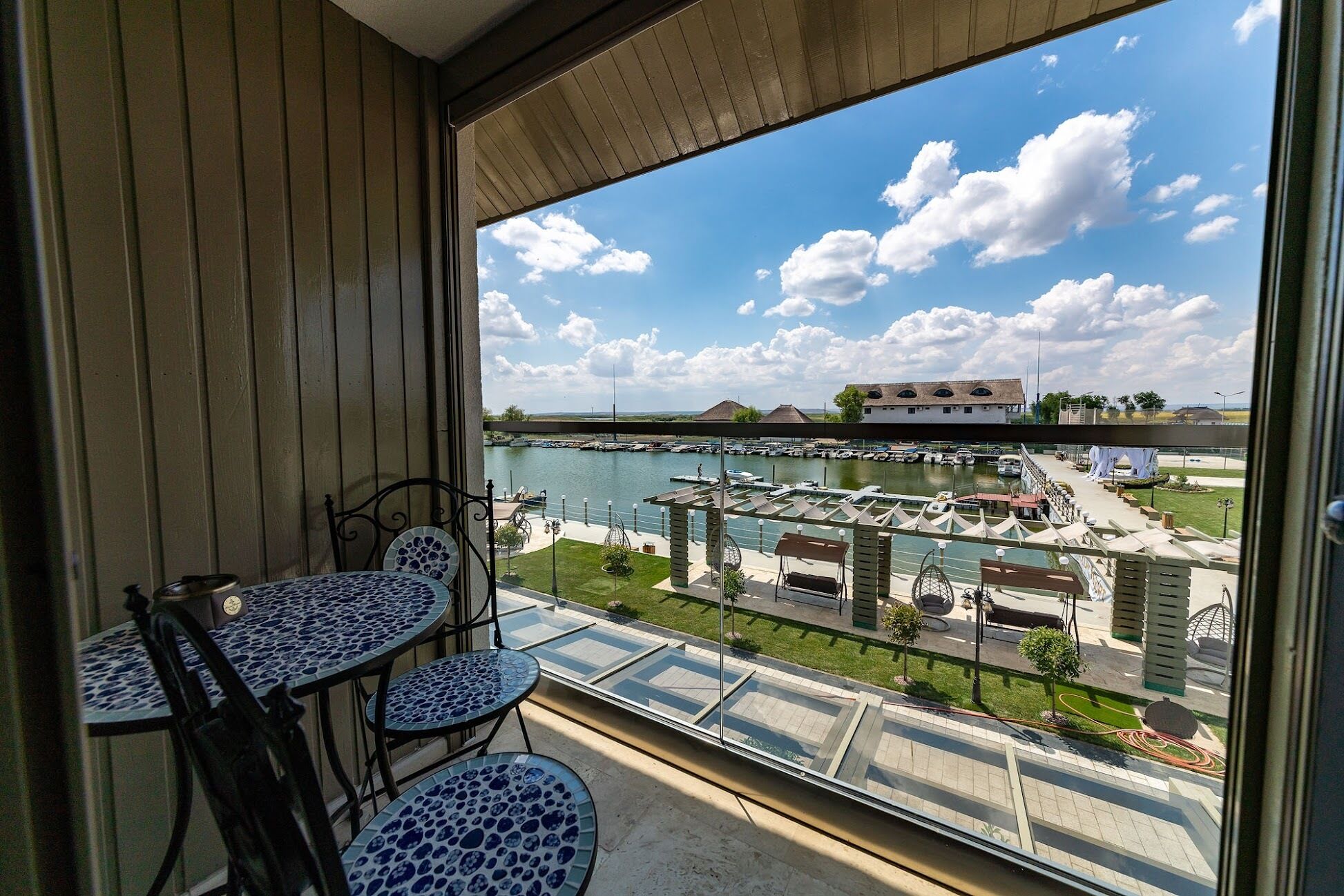 إطلالة من الشرفة