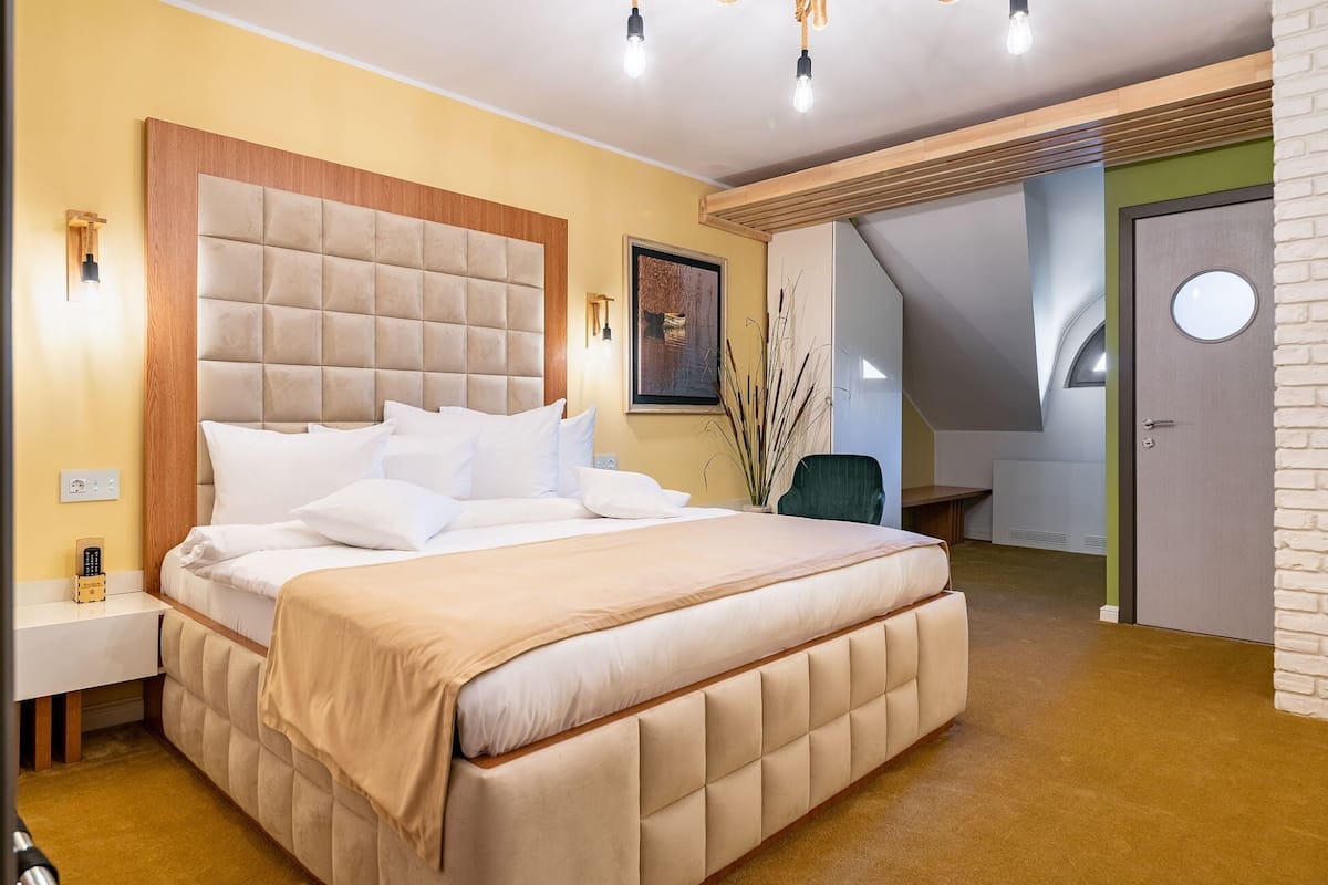 Amyntas Standard Double Room | 1 bedroom, premium bedding, free WiFi, bed sheets