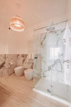 Dusche, Bidet